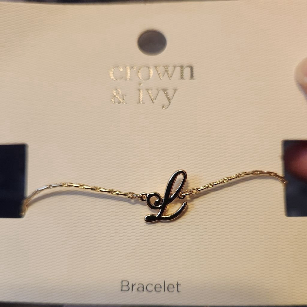 Crown & Ivy Gold Tone Initial 'L' Bracelet, One Size - Picture 5 of 6